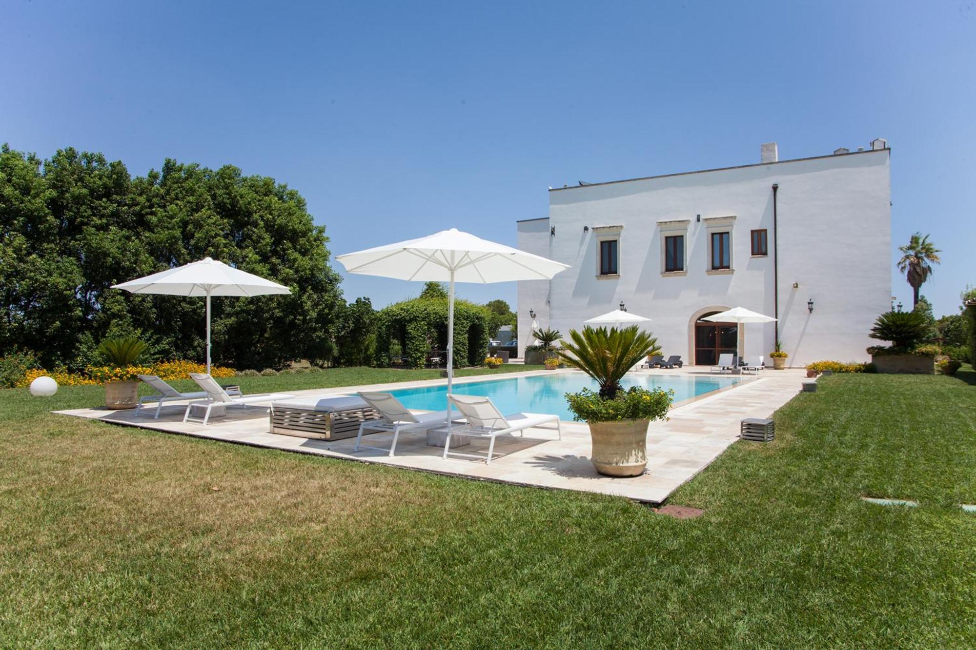 Villa Maxima Privacy And Pool - Happy Rentals Galatina Bagian luar foto